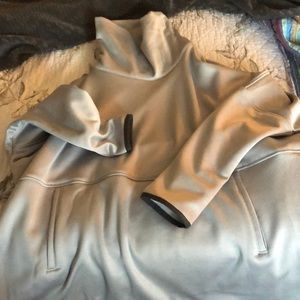 The NorthFace women’s poncho. Never worn!